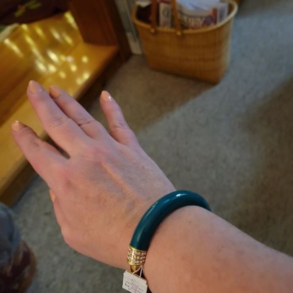 Lia Sophia Green resin bangle - Picture 3 of 4